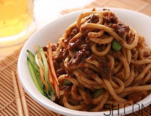 炸醬面可以用掛面嗎？炸醬面用什么面條？