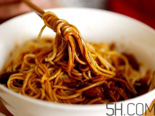 炸醬面可以用掛面嗎？炸醬面用什么面條？