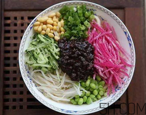 炸醬面可以用掛面嗎？炸醬面用什么面條？