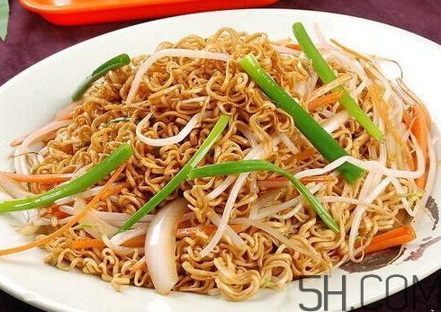 炒面可以隔夜吃嗎？炒面可以放多久？