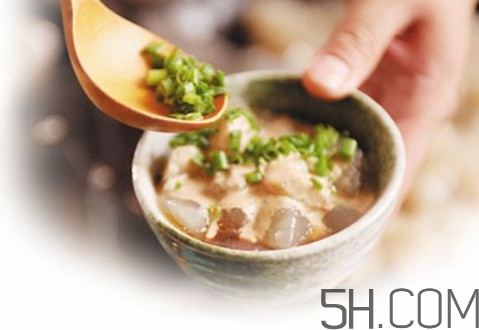 燜子是涼粉嗎？燜子是用什么做的？