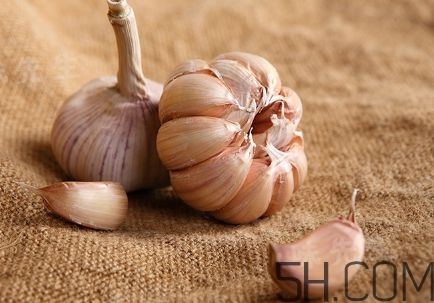 大蒜泡酒能壯陽嗎？大蒜泡酒補腎嗎？