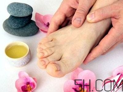 大蒜泡酒可以治腳氣嗎？治腳氣的方法有哪些？