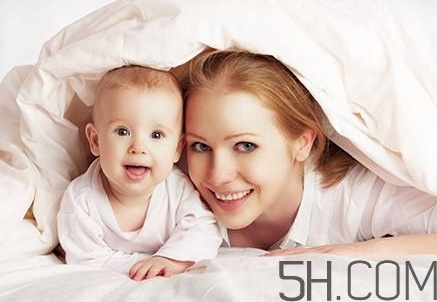 如何給寶寶斷奶？寶媽有妙招