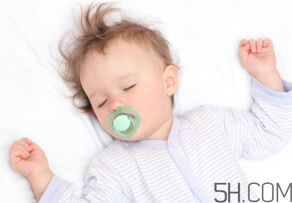 如何給寶寶斷奶？寶媽有妙招