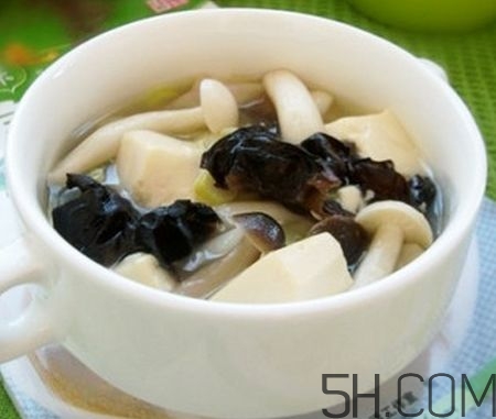 蘑菇和海參能一起吃嗎？蘑菇海參湯的做法
