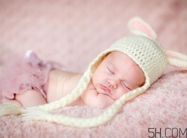 如何給寶寶斷奶？寶媽有妙招