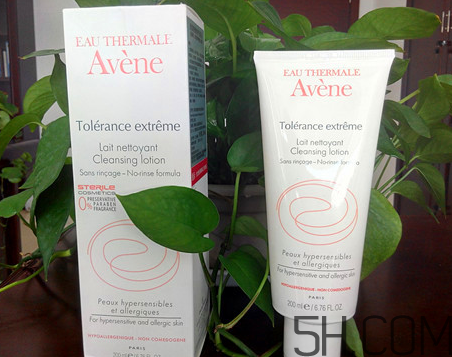 雅漾舒緩特護(hù)潔面乳怎么樣？好用嗎？