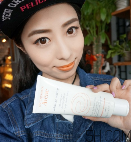 雅漾舒緩特護(hù)潔面乳怎么樣？好用嗎？