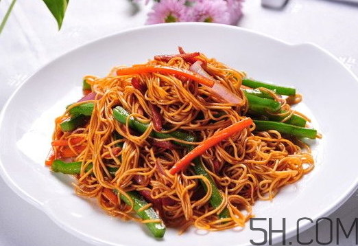 吃炒面會(huì)胖嗎？炒面熱量高嗎？