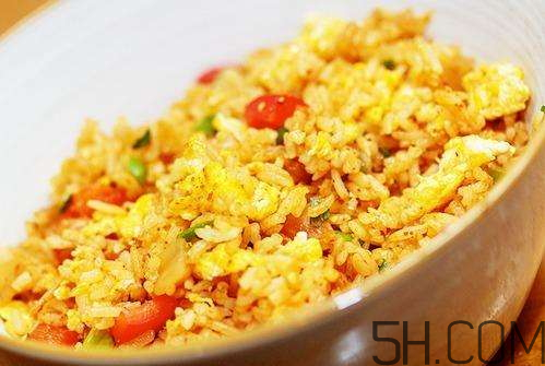 蛋炒飯可以放雞精嗎 蛋炒飯可以加什么 蛋炒飯可以放雞精嗎 蛋炒飯可以加什么
