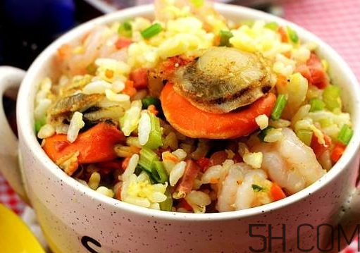 蛋炒飯可以放雞精嗎 蛋炒飯可以加什么 蛋炒飯可以放雞精嗎 蛋炒飯可以加什么