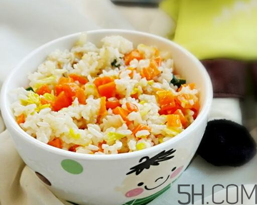 蛋炒飯可以放洋蔥嗎？蛋炒飯放洋蔥好吃嗎？