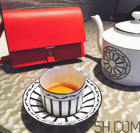 pb0110是什么牌子？pb0110包包怎么樣？