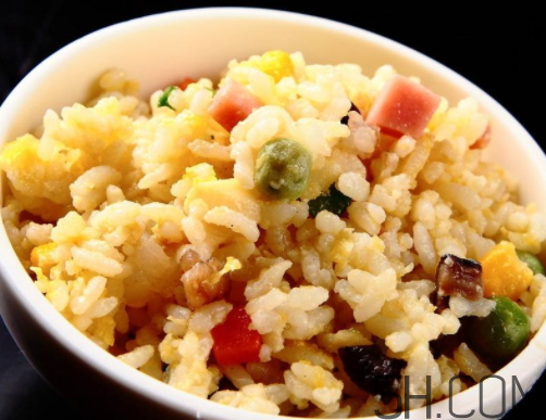 蛋炒飯怎么炒的一粒粒？ 炒飯如何粒粒分明？