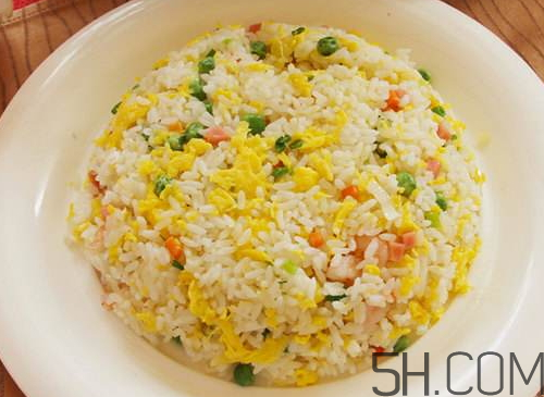 蛋炒飯怎么炒的一粒粒？ 炒飯如何粒粒分明？