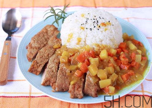 咖喱飯可以隔夜吃嗎？咖喱飯能放多久？