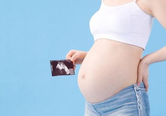 孕晚期見紅了肚子不痛怎么辦？孕晚期見紅是持續(xù)的嗎？