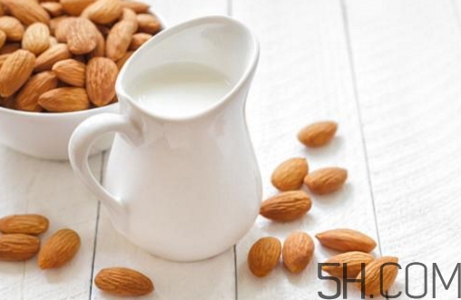 高鈣奶真的補(bǔ)鈣嗎？吃什么補(bǔ)鈣最快最好？