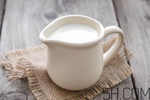 牛奶煮開了還有營養(yǎng)嗎？牛奶可以加熱嗎？