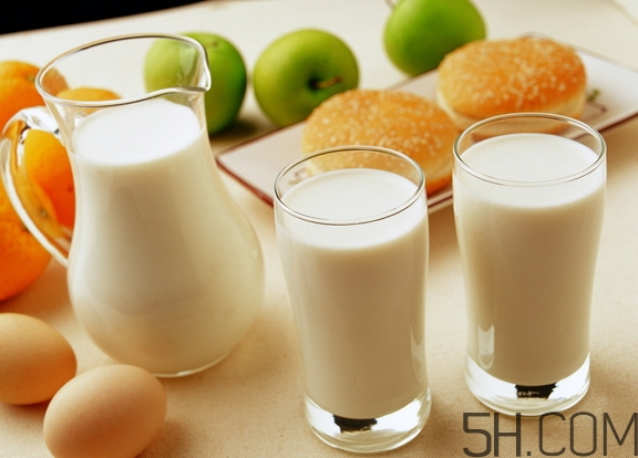 牛奶什么時(shí)候喝好？牛奶什么樣的好？