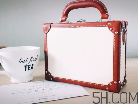 bertoni 1949是什么品牌？bertoni包包什么檔次？