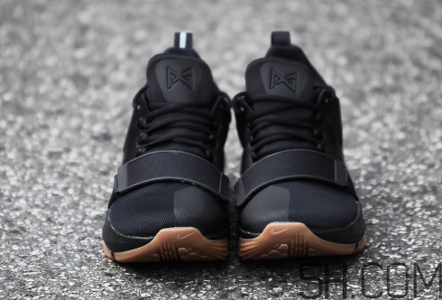 nike pg 1黑色生膠大底發(fā)售時間_實物什么樣？