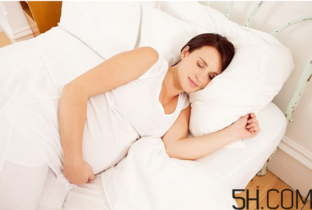 不適合孕婦的睡姿有那些？孕婦冬季如何護膚？
