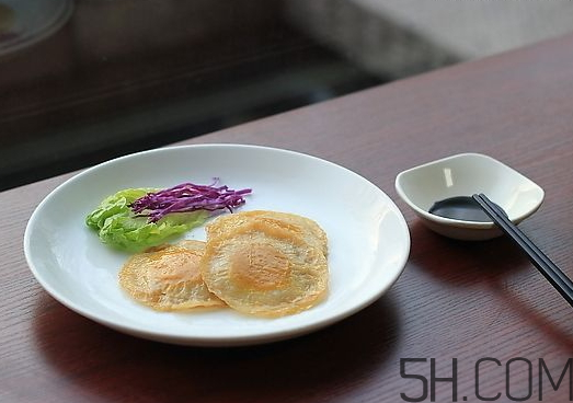 荷包蛋是煮的還是煎的？煎雞蛋還是煮雞蛋好？