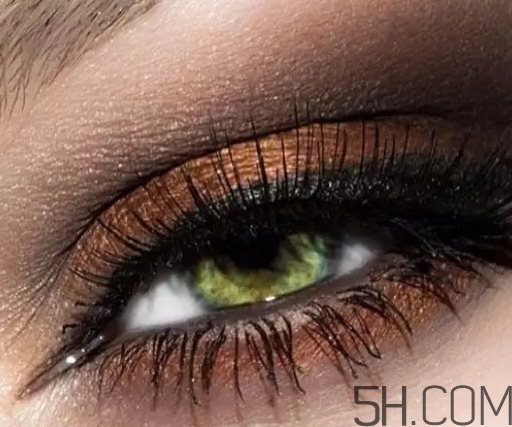 眼霜早上還是晚上用？眼霜可以早晚使用嗎？