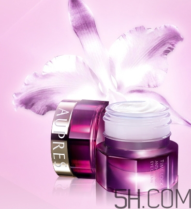 眼霜用在水乳之前還是之后？眼霜和水乳使用的順序