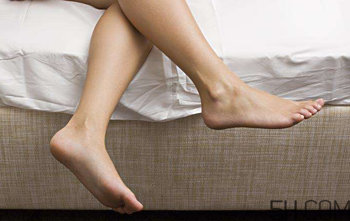 腳氣用鹽水泡腳有用嗎？用鹽水泡腳治腳氣嗎？