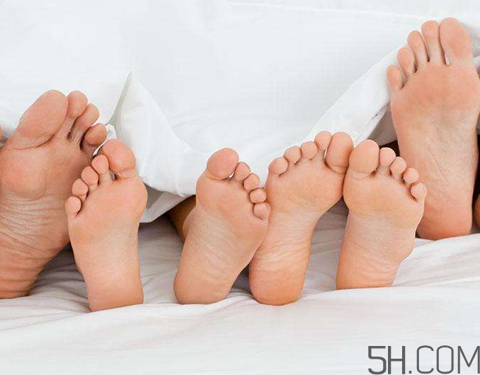 腳氣和灰指甲一樣嗎？腳氣和腳臭一樣嗎？