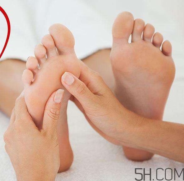 腳氣不治有什么后果?腳氣不治會(huì)自己好嗎?