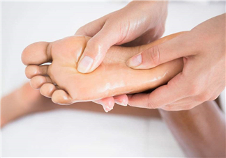 腳氣和灰指甲一樣嗎？腳氣和腳臭一樣嗎？