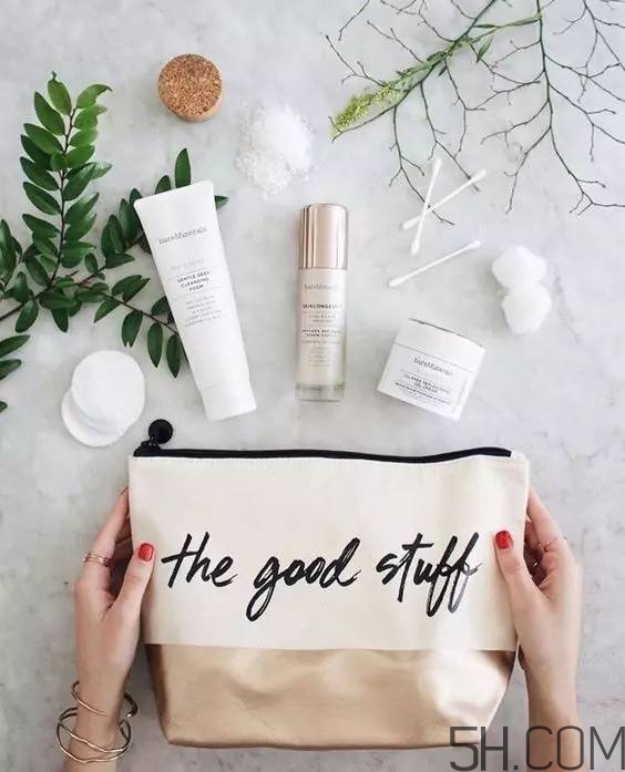 洗面奶和潔面乳的區(qū)別_洗面奶和潔面乳哪個(gè)好 洗面奶和潔面乳的區(qū)別_洗面奶和潔面乳哪個(gè)好