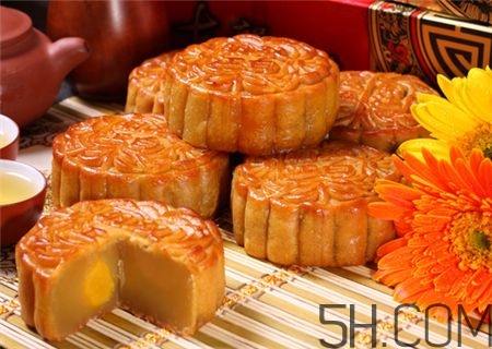 寶寶多大可以吃月餅？寶寶吃月餅會上火嗎？