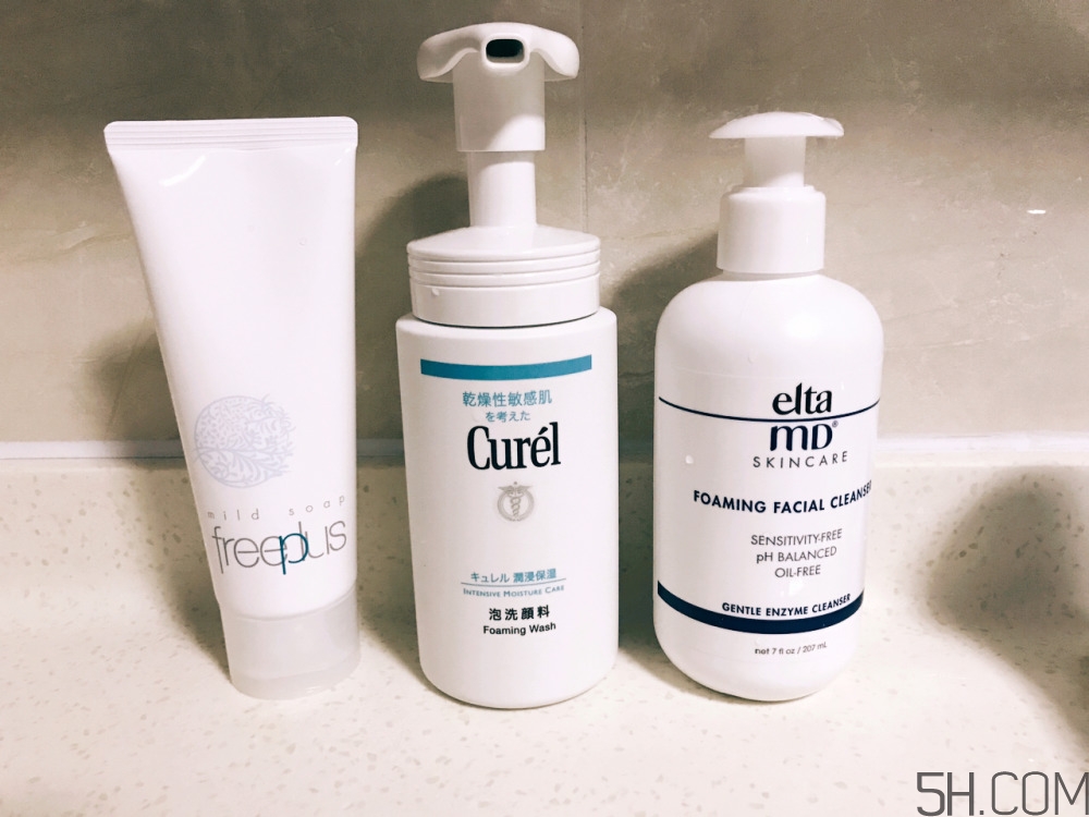 洗面奶和潔面乳的區(qū)別_洗面奶和潔面乳哪個(gè)好 洗面奶和潔面乳的區(qū)別_洗面奶和潔面乳哪個(gè)好