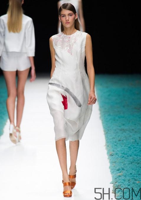 shiatzy chen衣服貴嗎？shiatzy chen服裝價(jià)位