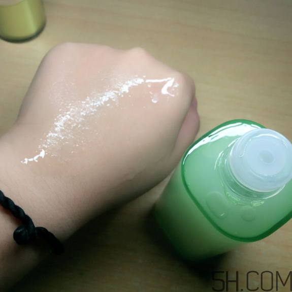 百雀羚水嫩倍現(xiàn)盈透精華水多少錢_價(jià)格 百雀羚水嫩倍現(xiàn)盈透精華水多少錢_價(jià)格