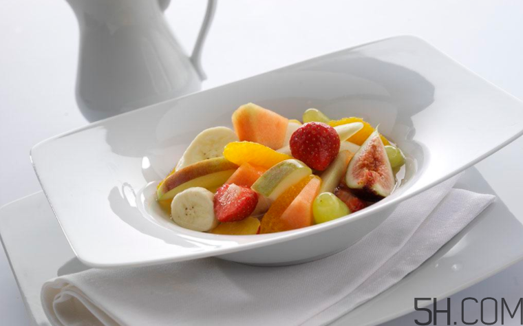 水果沙拉的熱量是多少？水果沙拉用什么沙拉醬好吃？