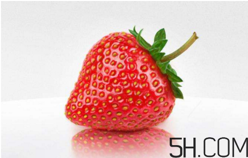 草莓發(fā)霉還能吃嗎？吃草莓的注意事項