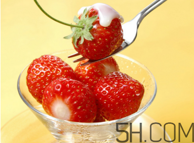 如何避免激素草莓？草莓的健康吃法