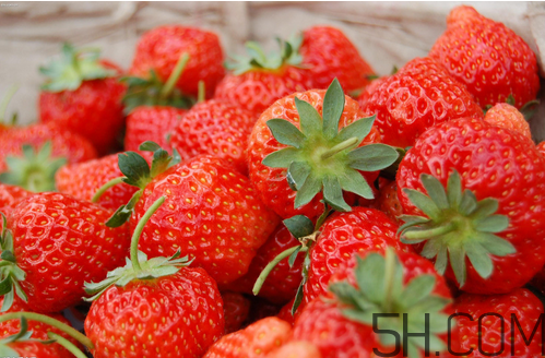 什么時(shí)候最宜吃草莓？草莓哪種吃法最好吃？
