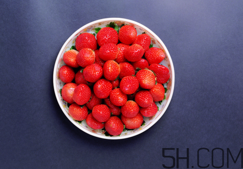 奶油草莓是不是轉(zhuǎn)基因？激素草莓的危害有哪些？