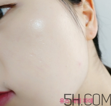 ysl女神粉底液怎么樣？ysl女神粉底液和超模粉底液對比