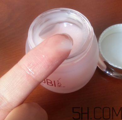 丸美緊致除袋眼凝膠多少錢_專柜價(jià)格