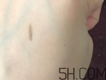 水粉霜是什么？水粉霜是粉底液嗎？