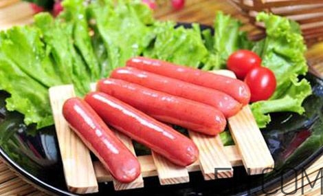 烤腸能用微波爐加熱嗎？烤腸能在微波爐里烤嗎？