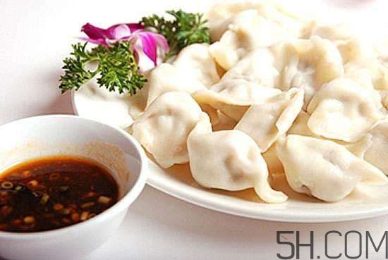 煮餃子開鍋煮皮還是餡？煮餃子蓋不蓋鍋蓋？